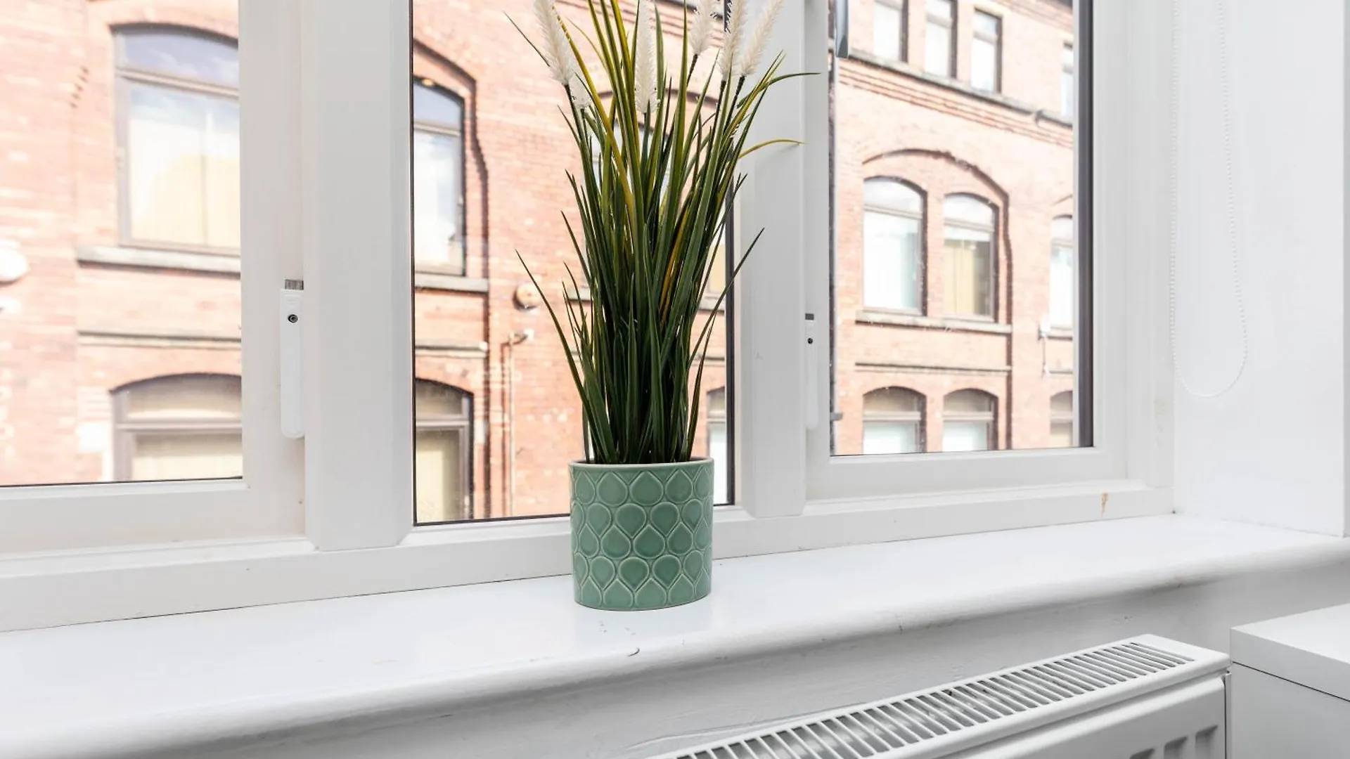 2 Bedroom City Centre House With Ensuite Next To Music Arena Leeds  Leeds (West Yorkshire)