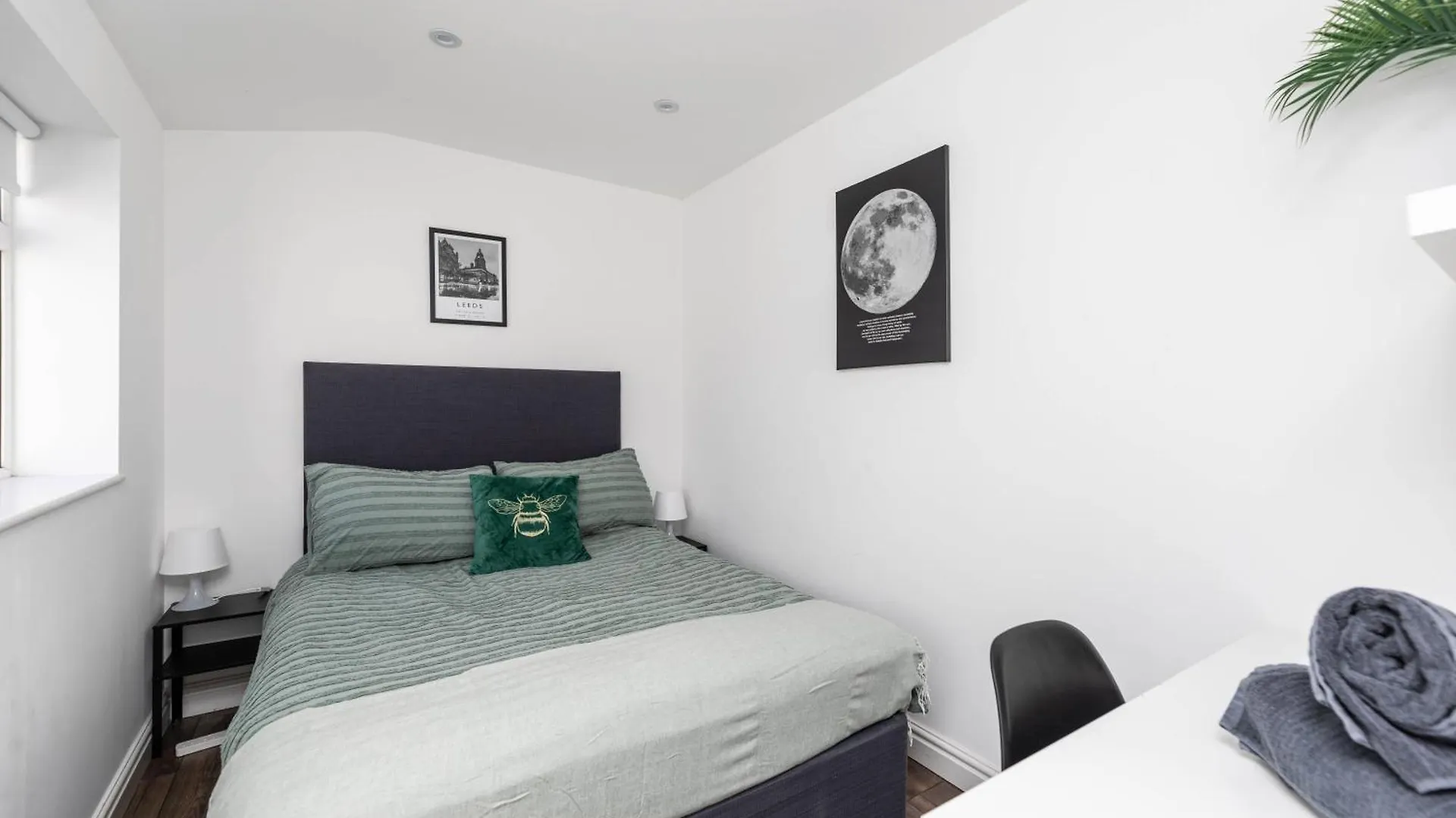 2 Bedroom City Centre House With Ensuite Next To Music Arena 리즈 0*,