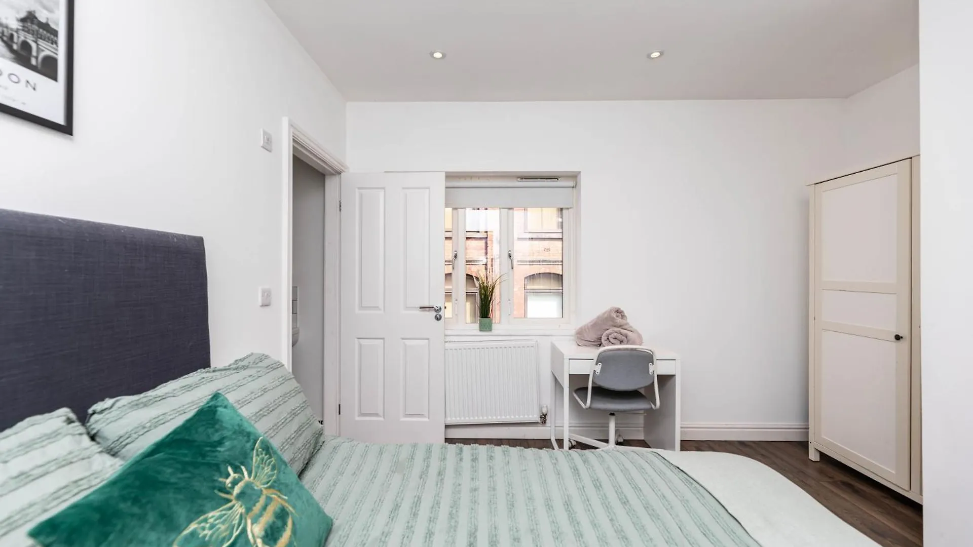 2 Bedroom City Centre House With Ensuite Next To Music Arena 리즈 0*,