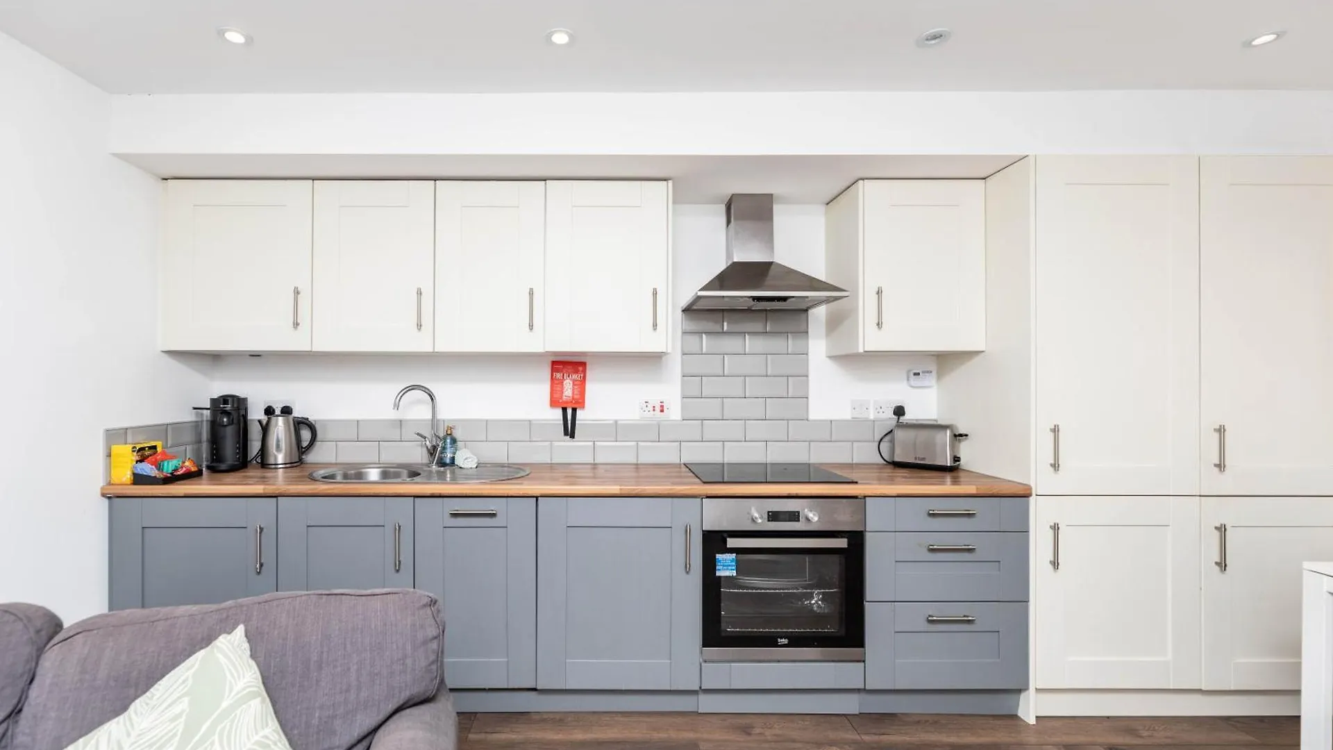 2 Bedroom City Centre House With Ensuite Next To Music Arena 리즈