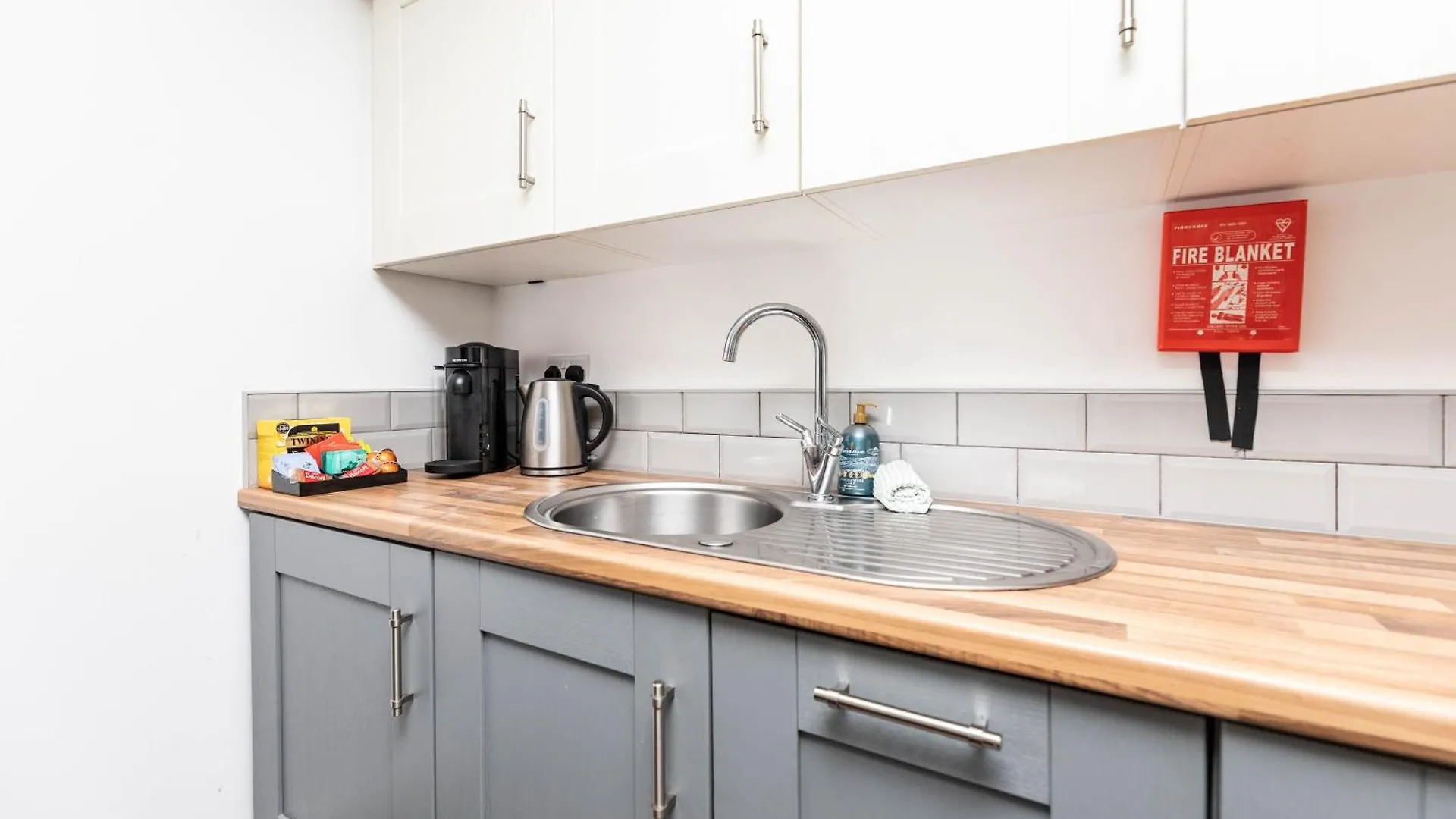 2 Bedroom City Centre House With Ensuite Next To Music Arena 리즈