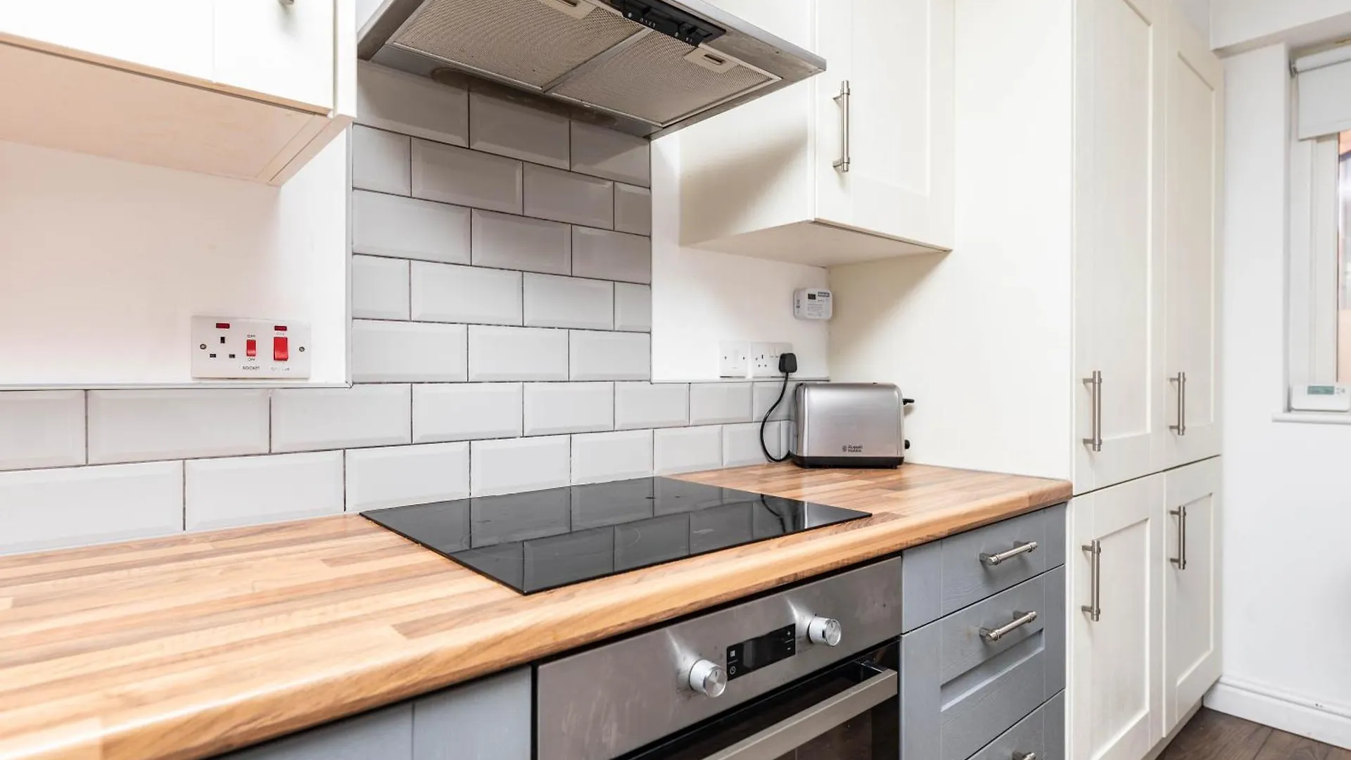 아파트 2 Bedroom City Centre House With Ensuite Next To Music Arena 리즈