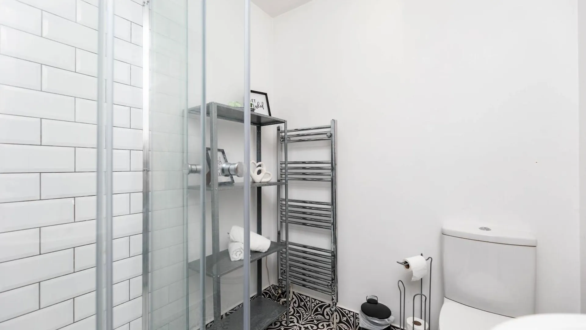 2 Bedroom City Centre House With Ensuite Next To Music Arena 리즈